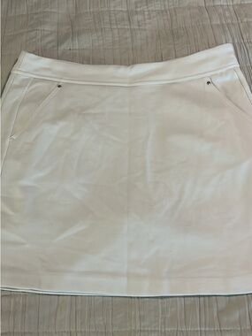 Greg Norman Collection White Athletic Mini Skirt with Front Pockets